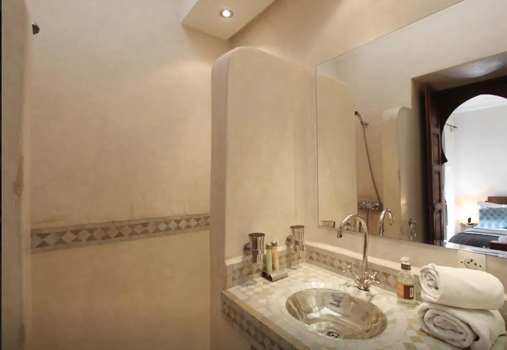Riad 107 Marrakesh 3*,